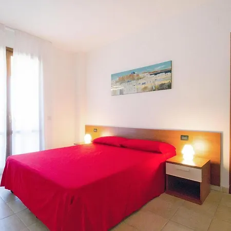 - Isr05100b-cya Apartment